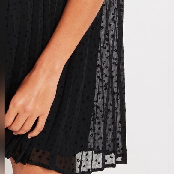 NWT Vineyard Vines Pleated Tiny Stars Swing Dress XS - Picture 4 of 4